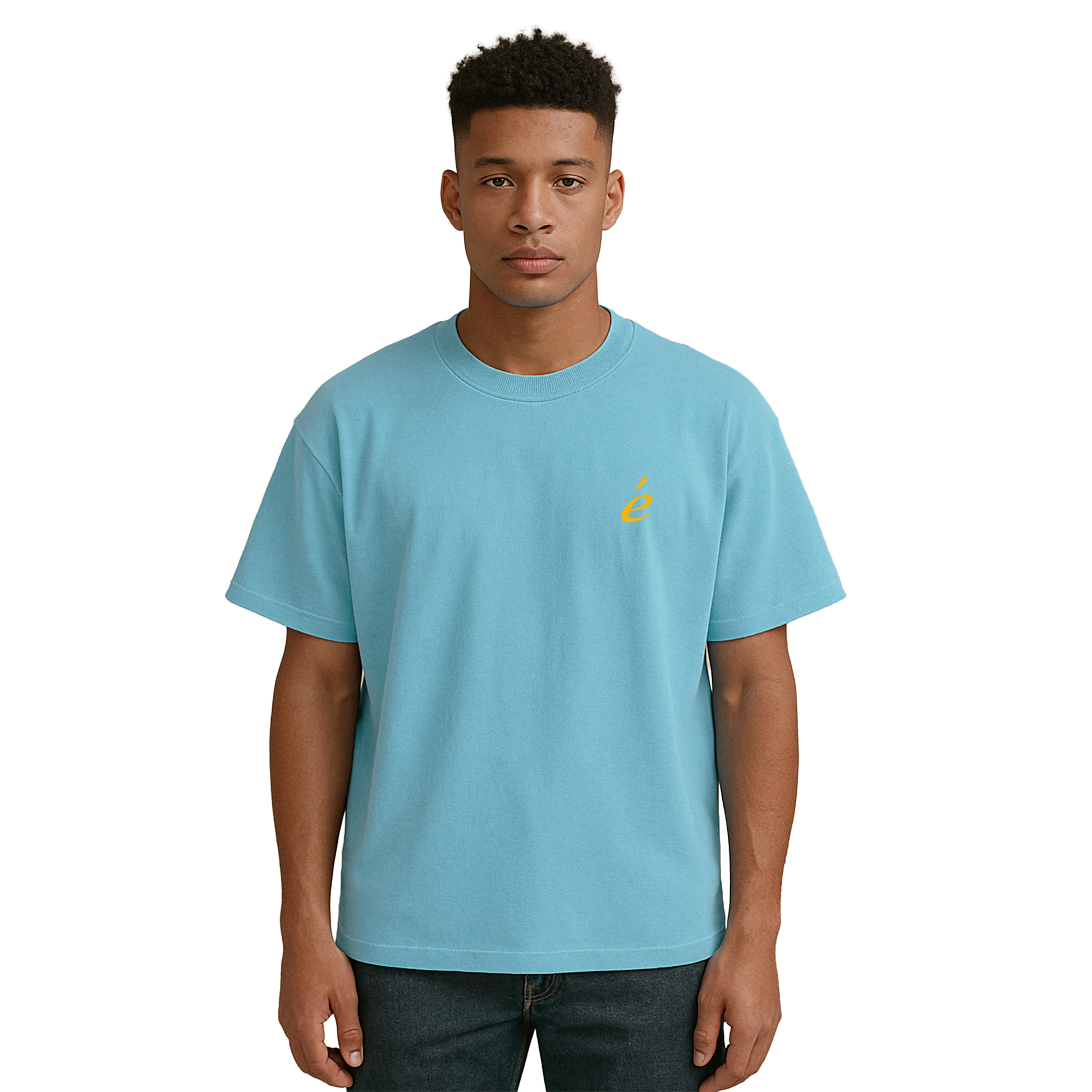 „Hellblaues T-Shirt mit kleinem gelbem é-Print auf der linken Brust – minimalistisches Sommer-Streetwear-Shirt von ESTHÉTIQUE“